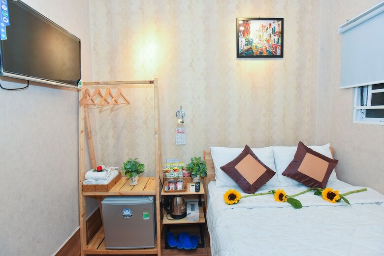 Hostal Henry & Iris Hotel