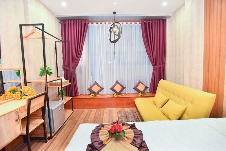 Hostal Henry & Iris Hotel