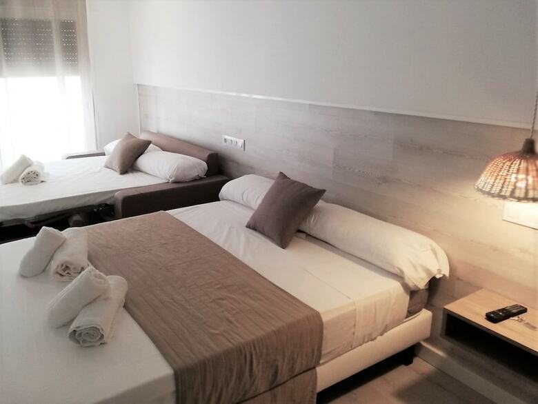 Hostal Xubec - Alberg Juvenil