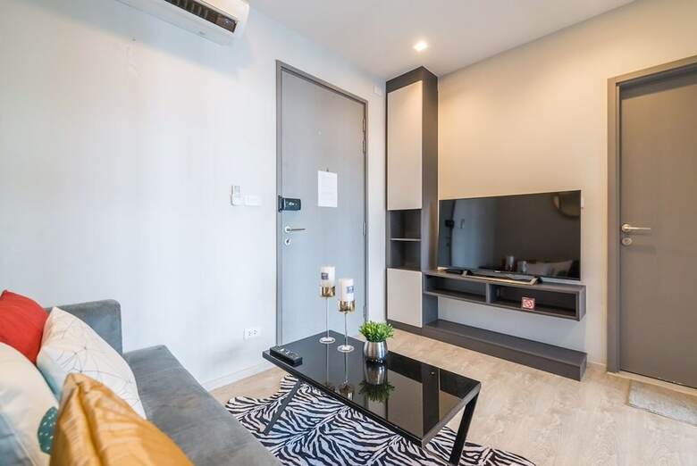 Apartamentos The Base Condo Pattaya By Supee
