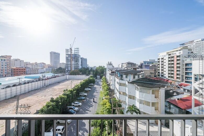 Apartamentos The Base Condo Pattaya By Supee