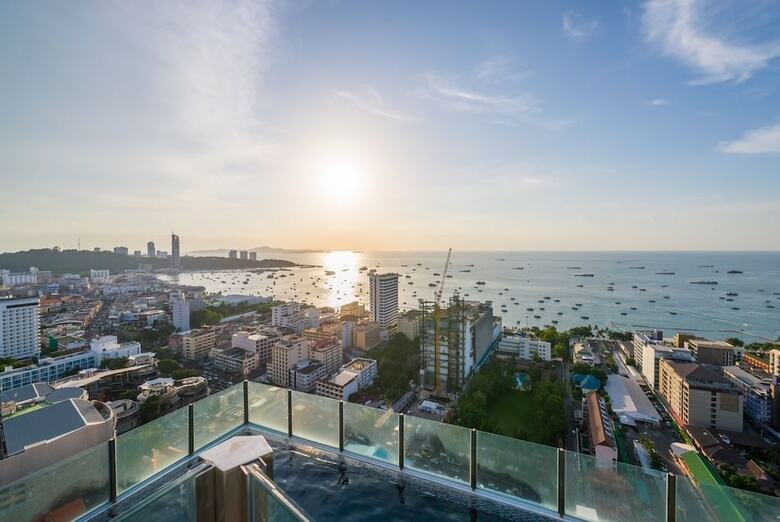 Apartamentos The Base Condo Pattaya By Supee