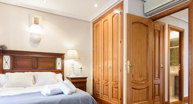 Apartamentos Charming Arg�elles