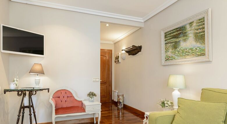 Apartamentos Charming Arg�elles