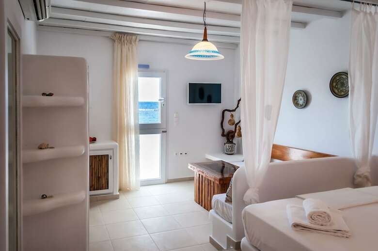 Hotel Niki Savvas Studio & Suites