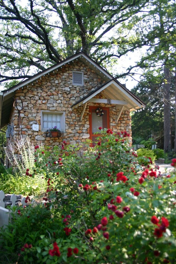 Rock Cottage Gardens B&B