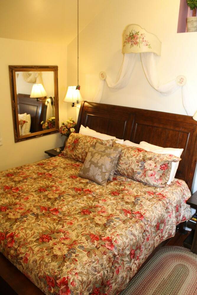 Rock Cottage Gardens B&B