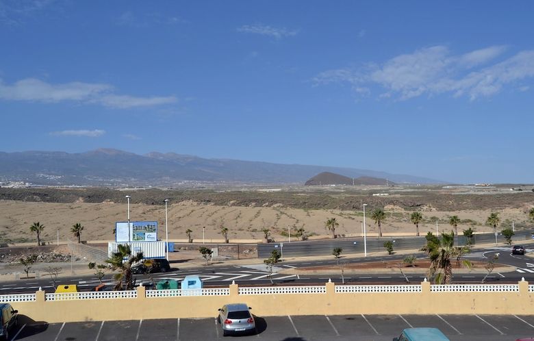 Apartamentos El M�dano, 3 Bedrooms, Pool, Balcony And Parking