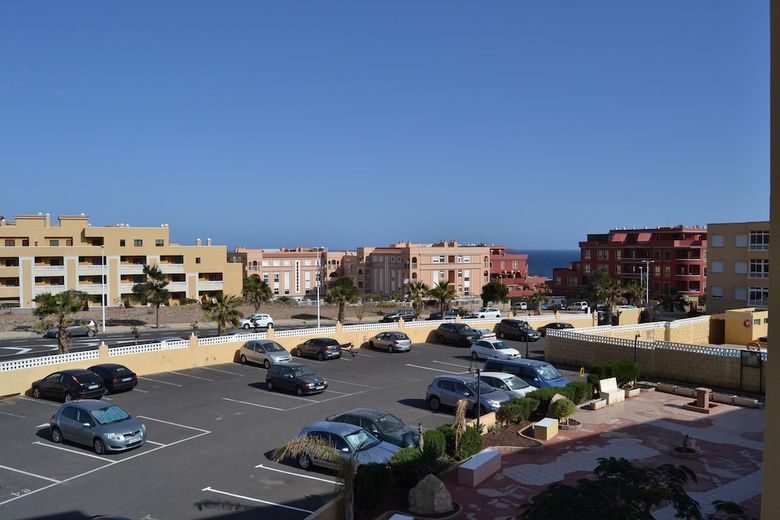 Apartamentos El M�dano, 3 Bedrooms, Pool, Balcony And Parking