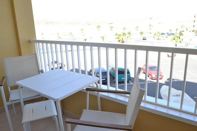 Apartamentos El M�dano, 3 Bedrooms, Pool, Balcony And Parking