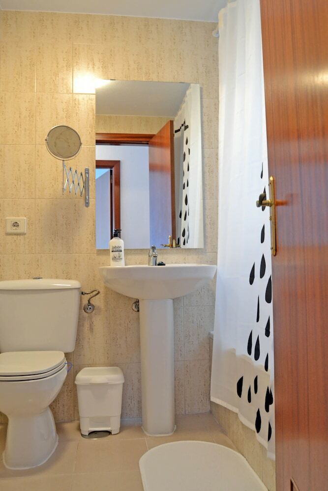 Apartamentos El M�dano, 3 Bedrooms, Pool, Balcony And Parking
