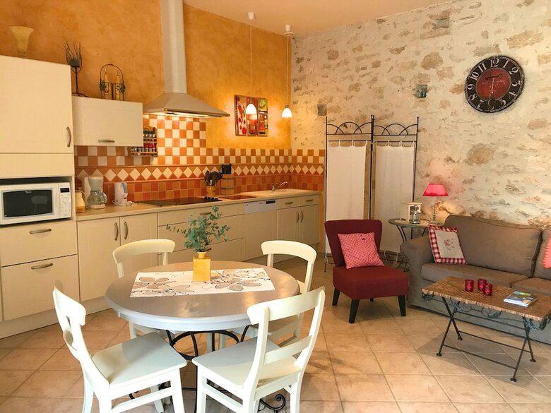 2 G�tes 1 Chambre, Pr�s de Cahors, Piscine, Wifi
