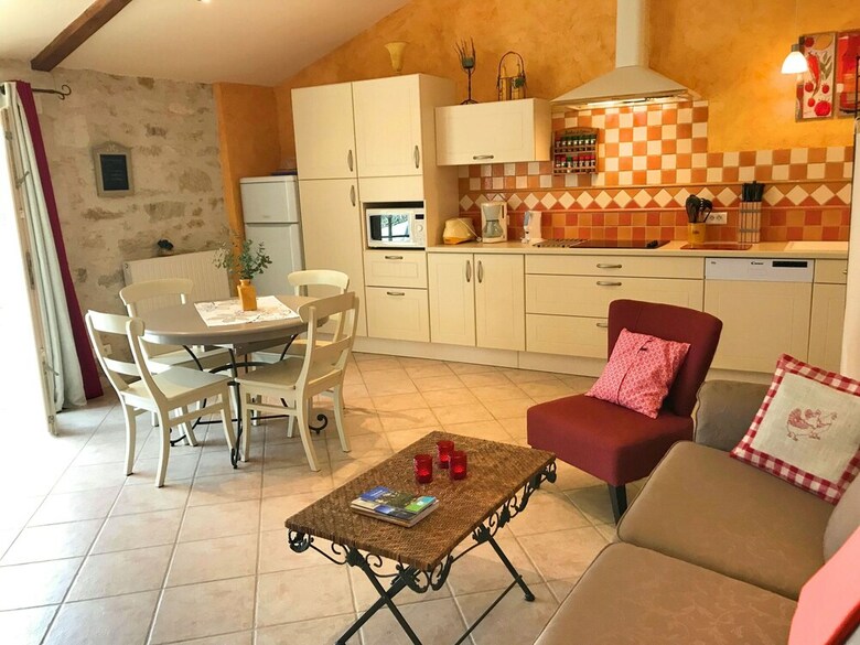 2 G�tes 1 Chambre, Pr�s de Cahors, Piscine, Wifi