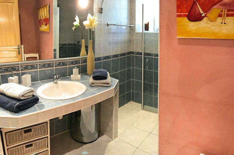2 G�tes 1 Chambre, Pr�s de Cahors, Piscine, Wifi