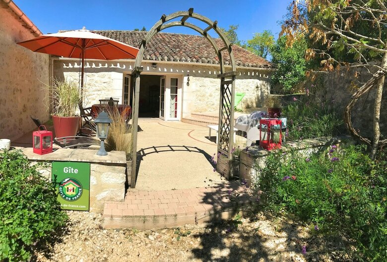 2 G�tes 1 Chambre, Pr�s de Cahors, Piscine, Wifi