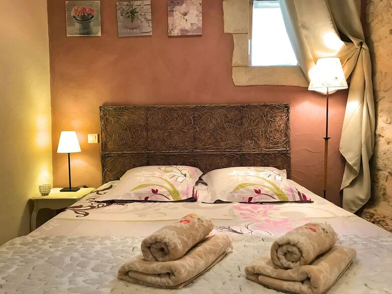 2 G�tes 1 Chambre, Pr�s de Cahors, Piscine, Wifi