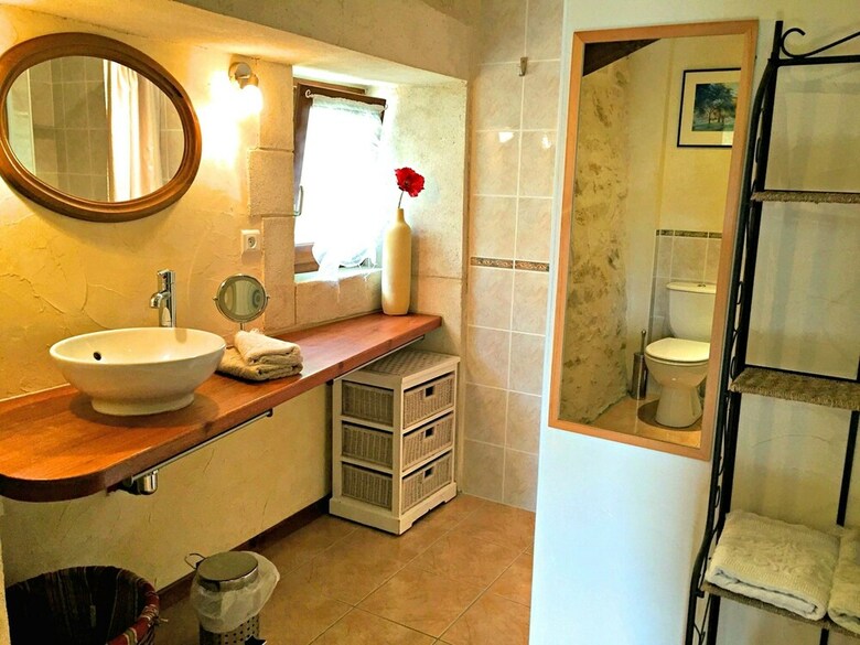 2 G�tes 1 Chambre, Pr�s de Cahors, Piscine, Wifi