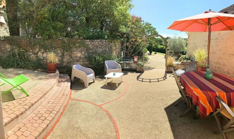 2 G�tes 1 Chambre, Pr�s de Cahors, Piscine, Wifi