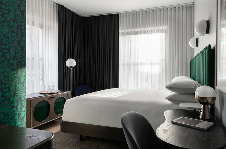 Hotel Woodlark
