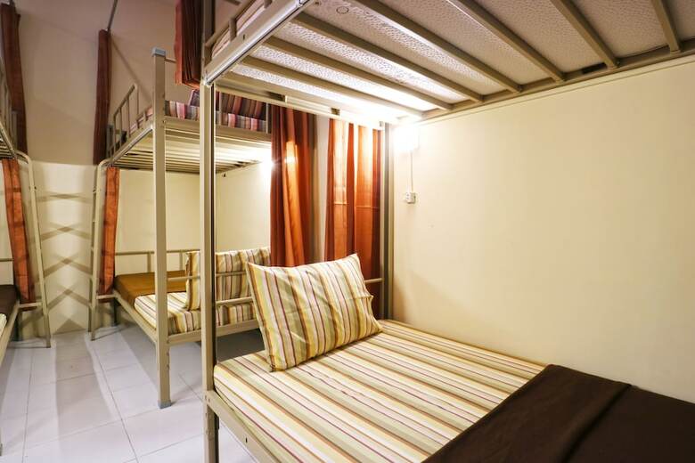Hostal Pondok Backpacker City Square