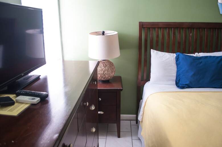 Hotel Paradise Oceanfront Hbh