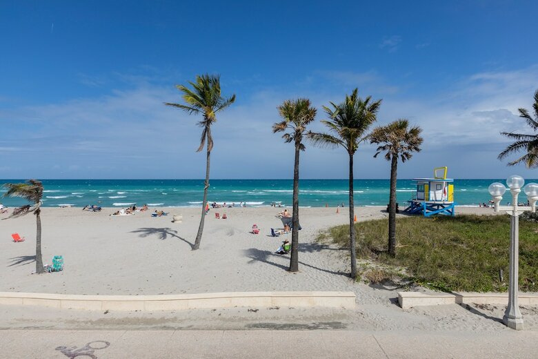 Hotel Paradise Oceanfront Hbh