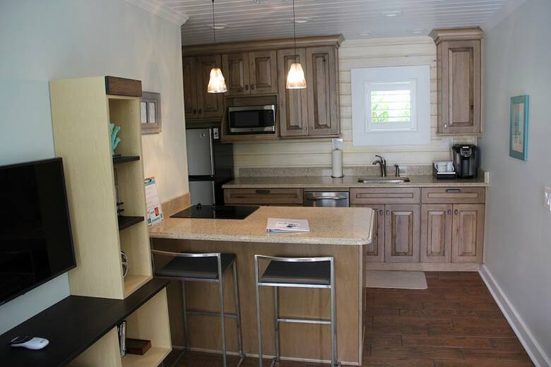 6west Beach Cottages