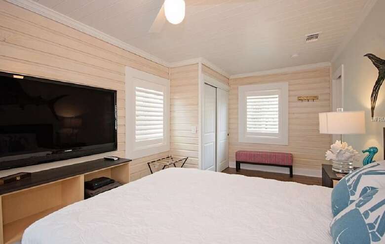 6west Beach Cottages