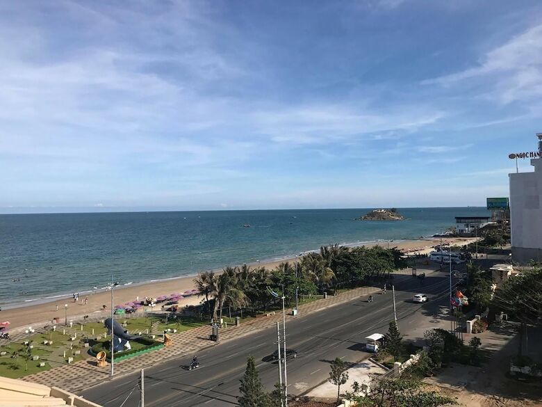 Thu Trang Beachfront Hotel