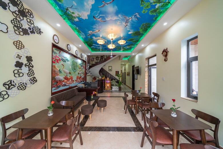 The Lake Hoian Hotel