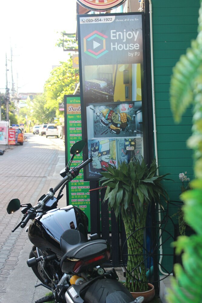 Hostal Enjoy House