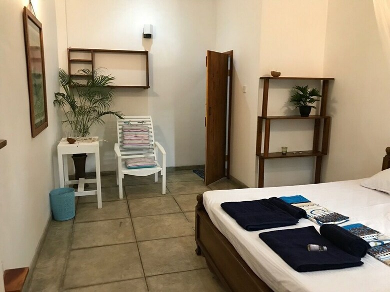 Hotel Palms Friendly House