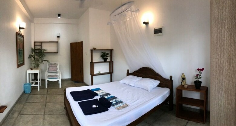Hotel Palms Friendly House