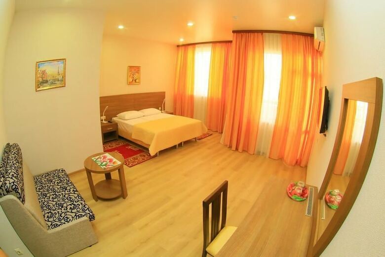 F&G Hotel