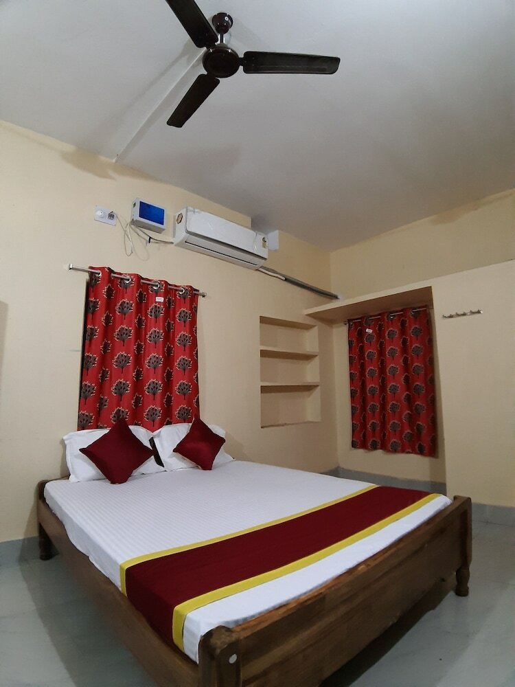 Hotel Goroomgo Maa Ugratara Lodge Puri