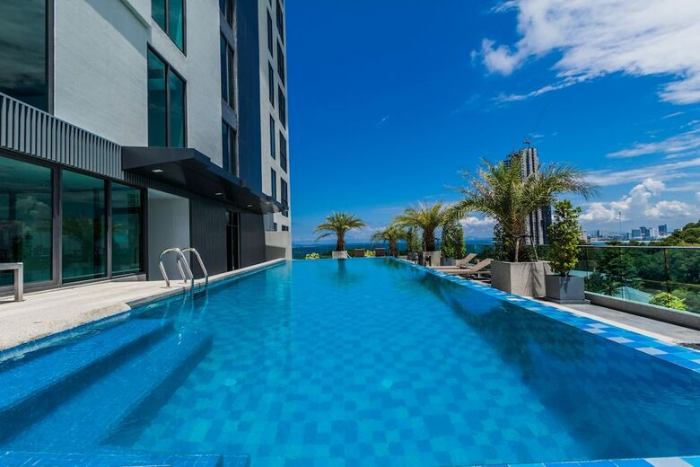 Apartamentos The Point Pratumnak By Psr