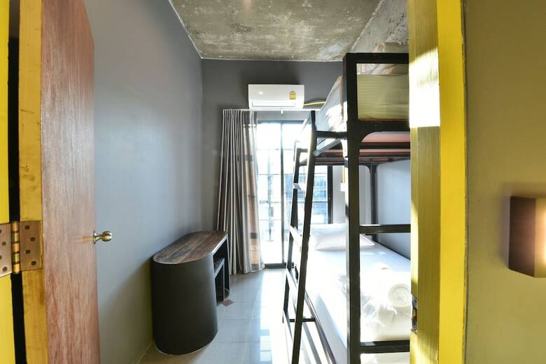 Hostal 248 Street Hostel