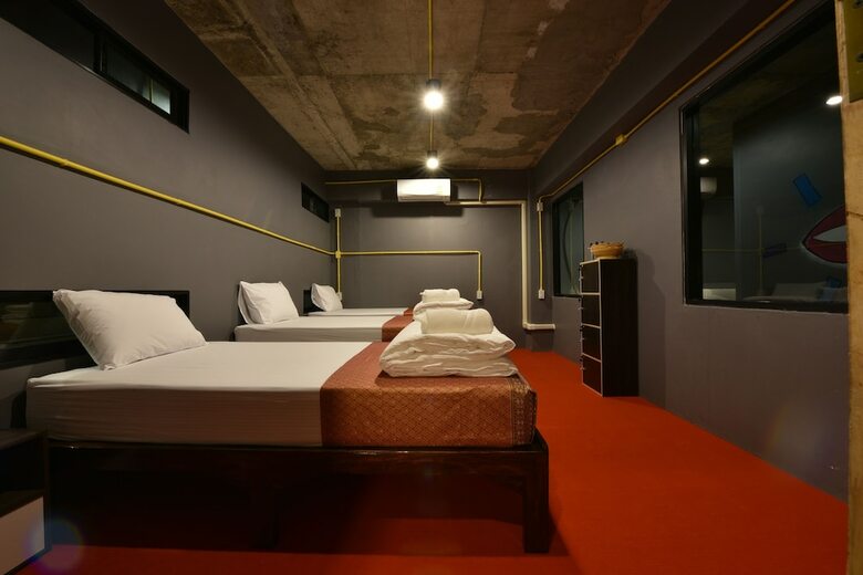 Hostal 248 Street Hostel