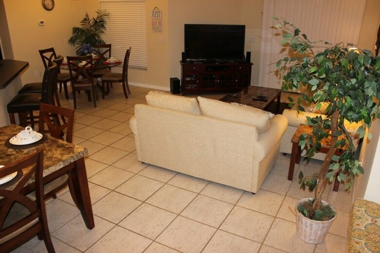 Aco66067 - Lake Berkley - 4 Bed 2 Baths Villa