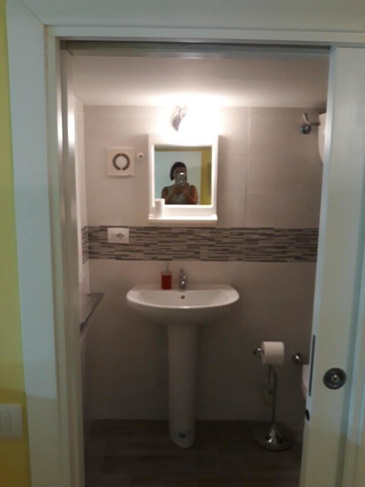 Apartment With 2 Bedrooms In Napoli, With Wifi