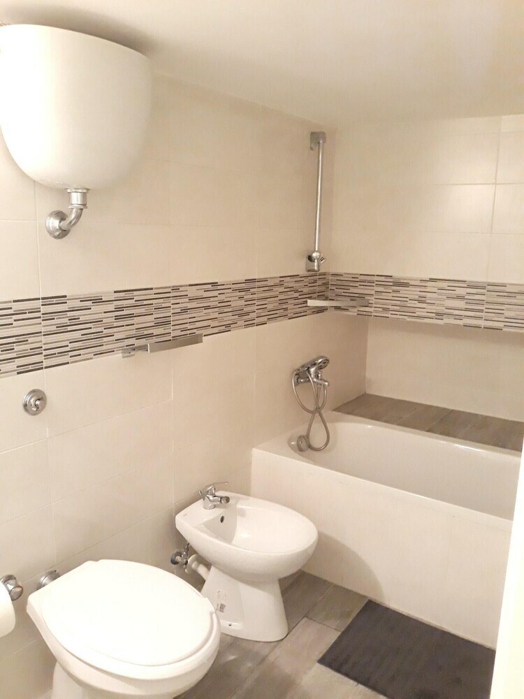 Apartment With 2 Bedrooms In Napoli, With Wifi