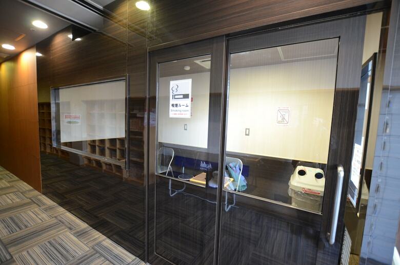 Hostal Kumamoto Capsule Hotel - Hostel, Caters To Men