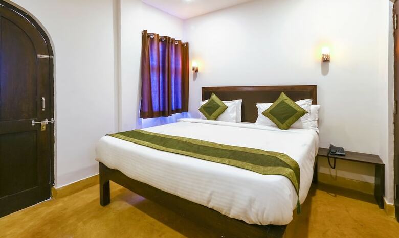 Hotel Treebo Trip Celebriti@arpora
