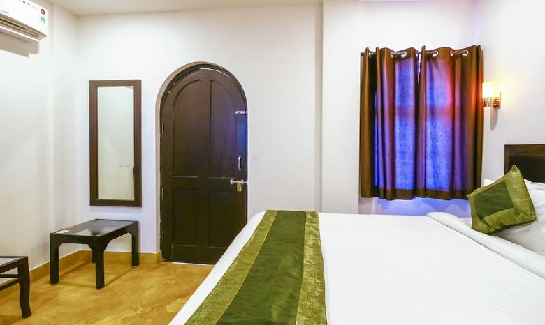 Hotel Treebo Trip Celebriti@arpora