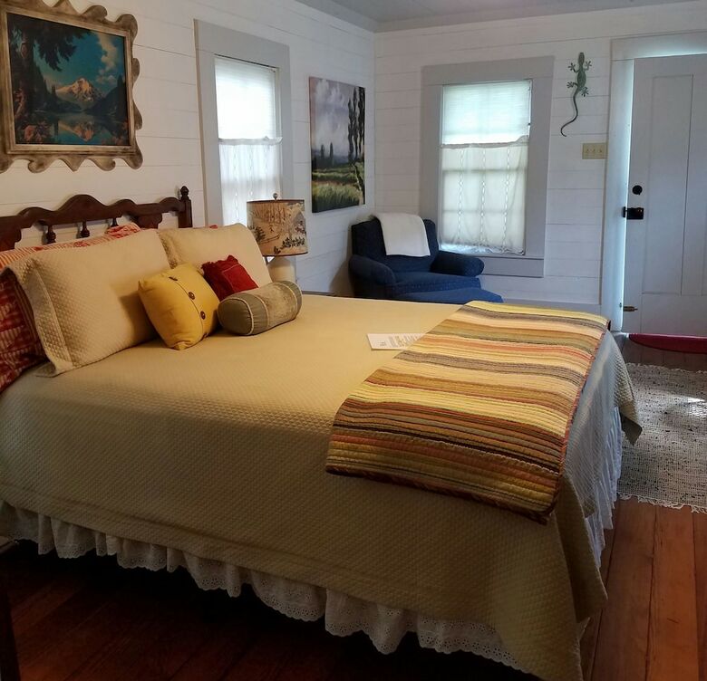 The Carriage House Bed And Breakfast