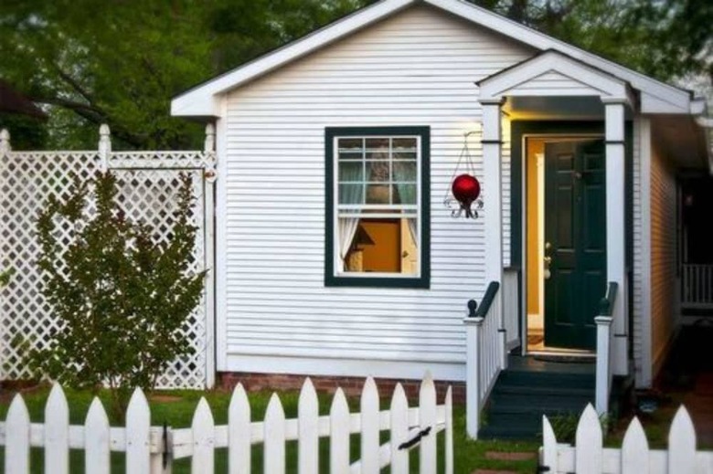 The Carriage House Bed And Breakfast