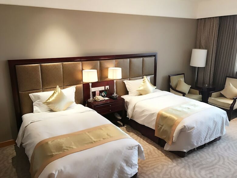 Queensir International Hotel