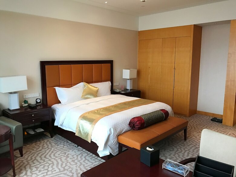 Queensir International Hotel