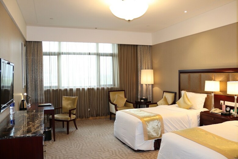 Queensir International Hotel