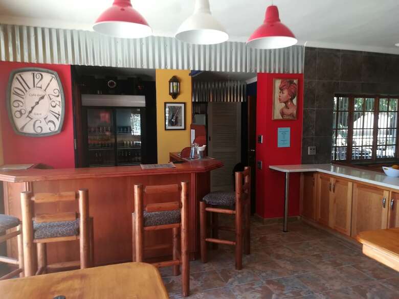 Hostal Backpackers Connection
